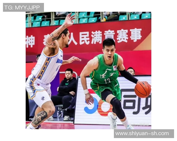 CBA联赛精彩对决广东队迎战新疆队实力较量引发球迷热议